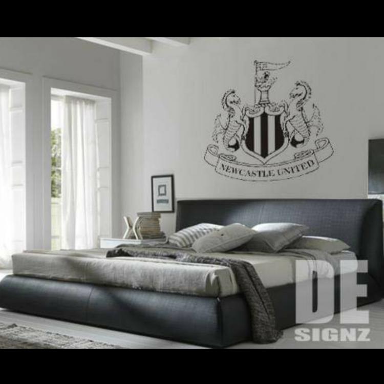 Newcastle Football Club Logo 1